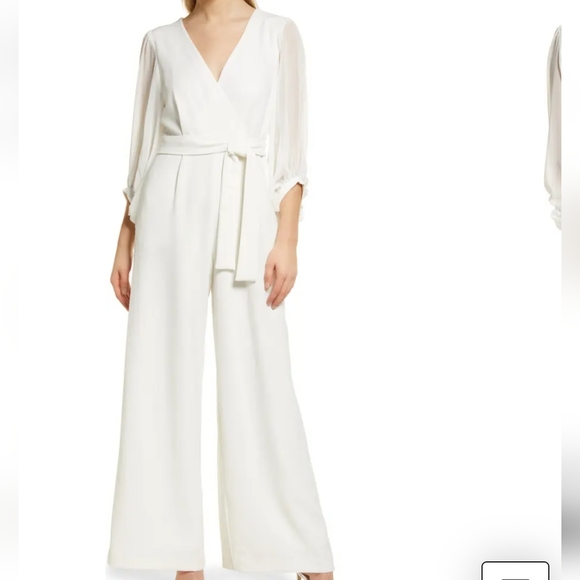 Donna Ricco Pants - Donna Ricco white Long sleeve wrap jumpsuit in size 8 NWT